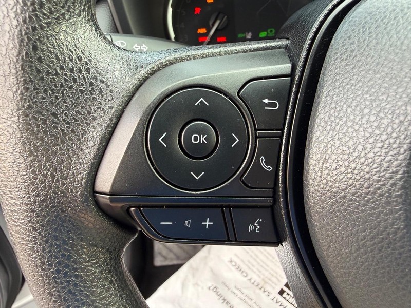 Toyota RAV4 Vehicle Image 13