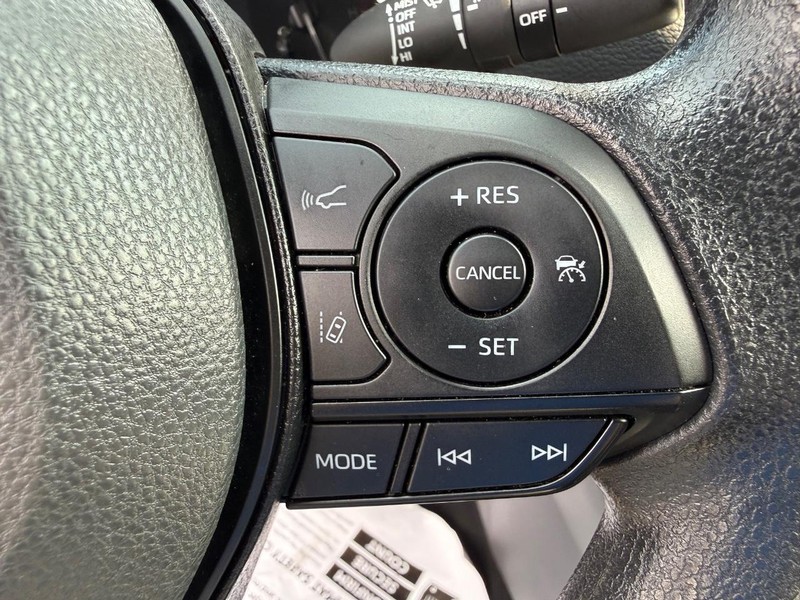 Toyota RAV4 Vehicle Image 14