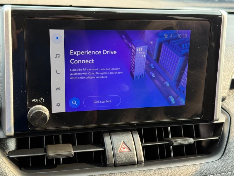 Toyota RAV4 Vehicle Image 16