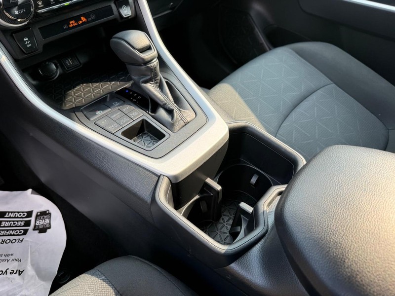 Toyota RAV4 Vehicle Image 19
