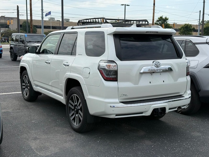 Toyota 4Runner Vehicle Image 03