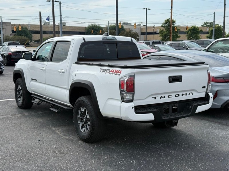 Toyota Tacoma 4WD Vehicle Image 03