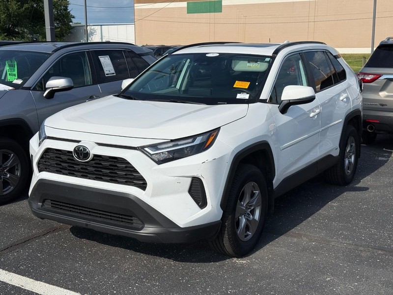 Toyota RAV4 Vehicle Image 02