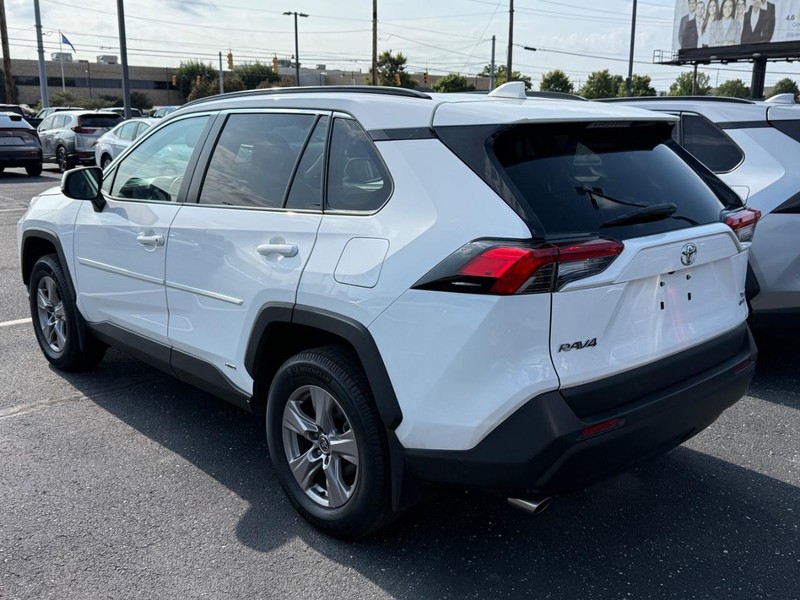 Toyota RAV4 Vehicle Image 03