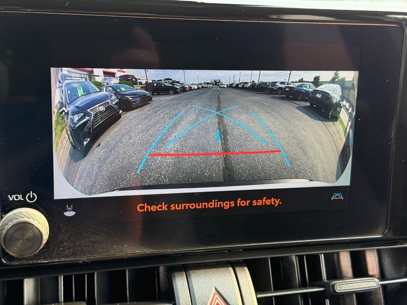 Toyota RAV4 Vehicle Full-screen Gallery Image 20