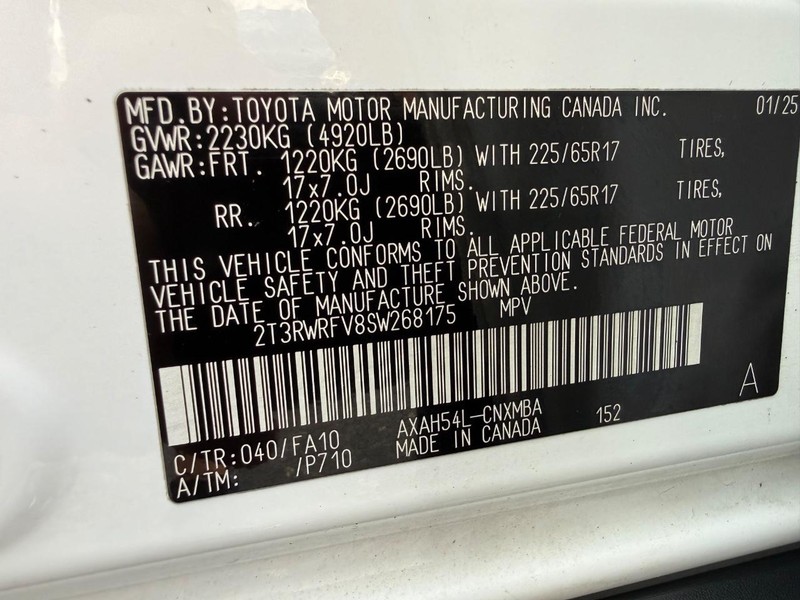 Toyota RAV4 Vehicle Full-screen Gallery Image 29