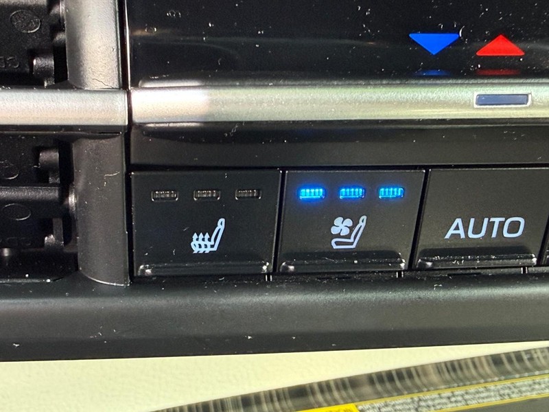Toyota Sienna Vehicle Image 20