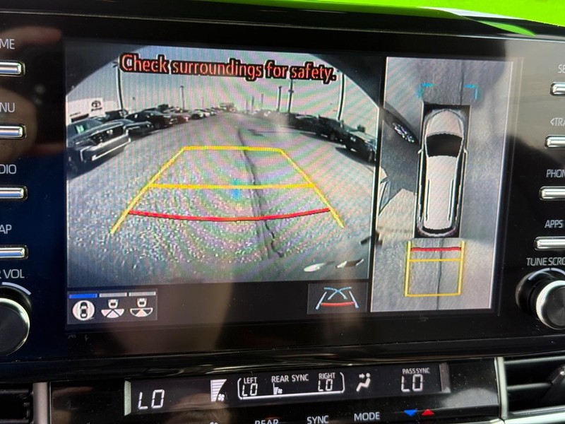 Toyota Sienna Vehicle Image 22