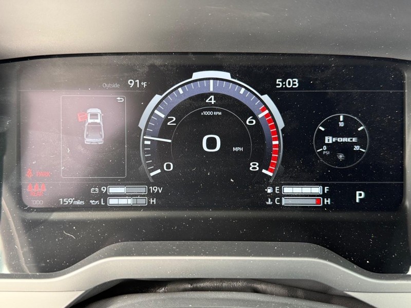 Toyota Tundra 4WD Vehicle Image 16