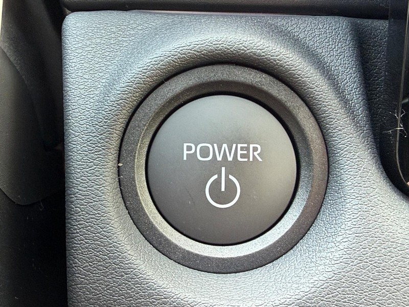 Toyota C-HR Vehicle Image 10