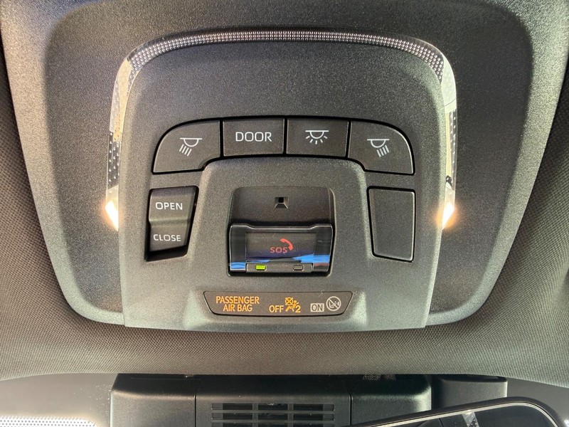 Toyota C-HR Vehicle Image 15