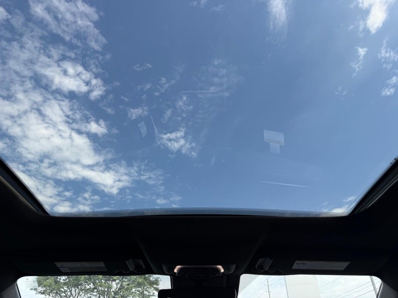 Toyota C-HR Vehicle Image 05