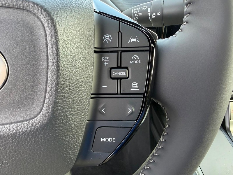 Toyota C-HR Vehicle Image 09