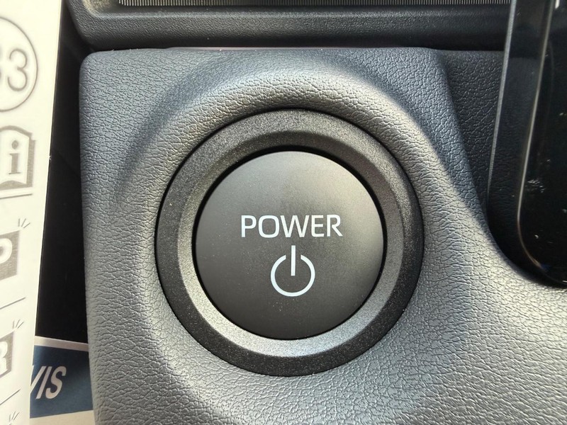 Toyota C-HR Vehicle Image 10