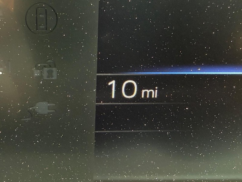 Toyota C-HR Vehicle Image 17
