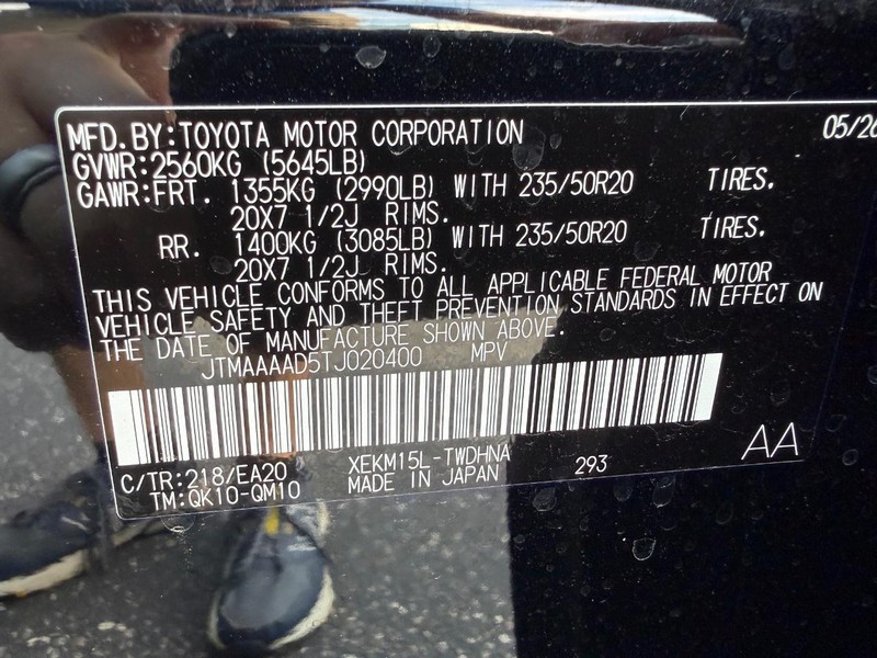 Toyota C-HR Vehicle Image 20