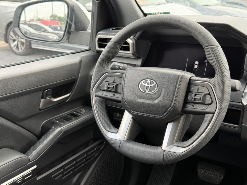 Toyota Tacoma 4WD Vehicle Image 06