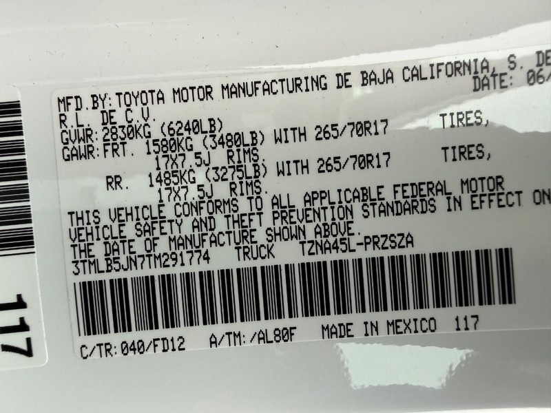 Toyota Tacoma 4WD Vehicle Image 20