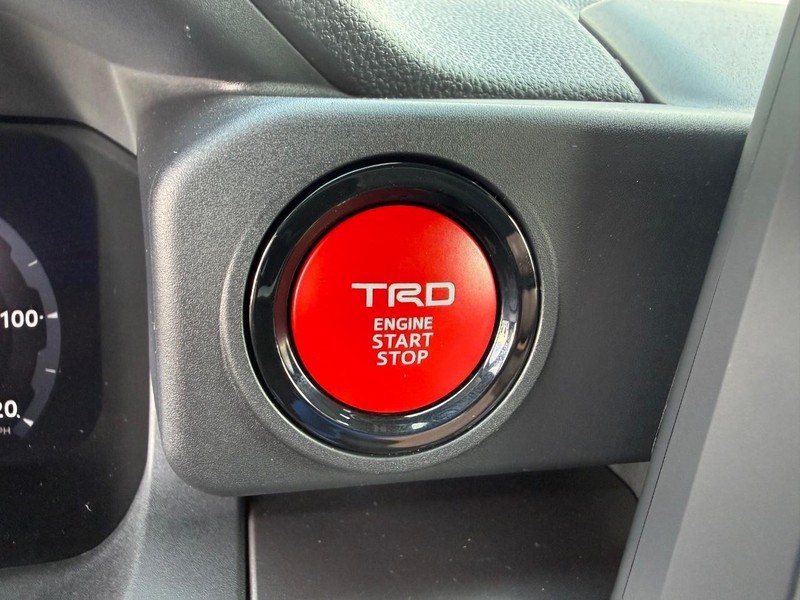 Toyota Tacoma 4WD Vehicle Image 09