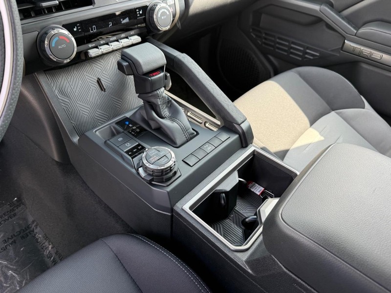 Toyota Tacoma 4WD Vehicle Image 13