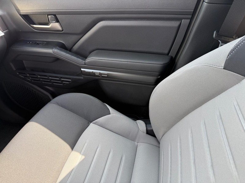 Toyota Tacoma 4WD Vehicle Image 14