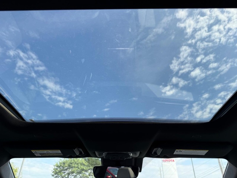 Toyota C-HR Vehicle Image 05