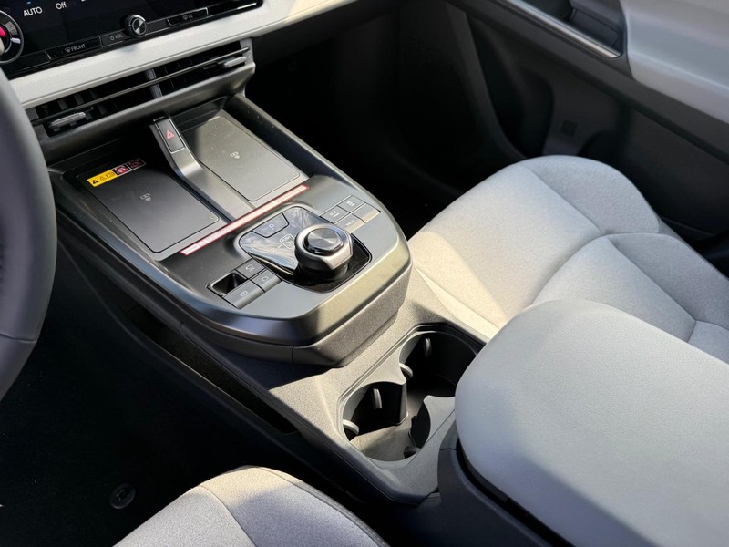 Toyota C-HR Vehicle Image 13