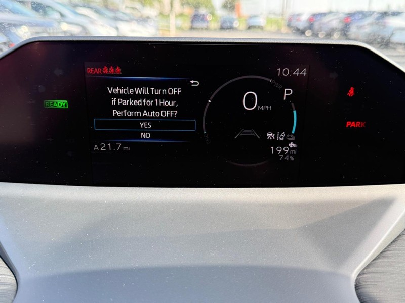 Toyota C-HR Vehicle Image 16