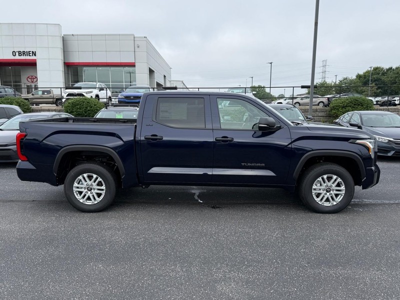 Toyota Tundra 4WD Vehicle Image 02