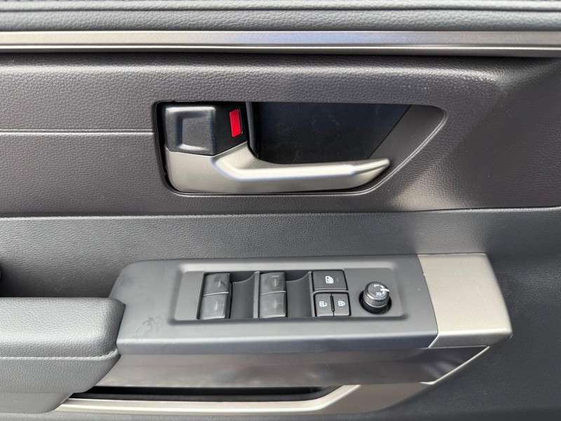 Toyota Tundra 4WD Vehicle Image 16