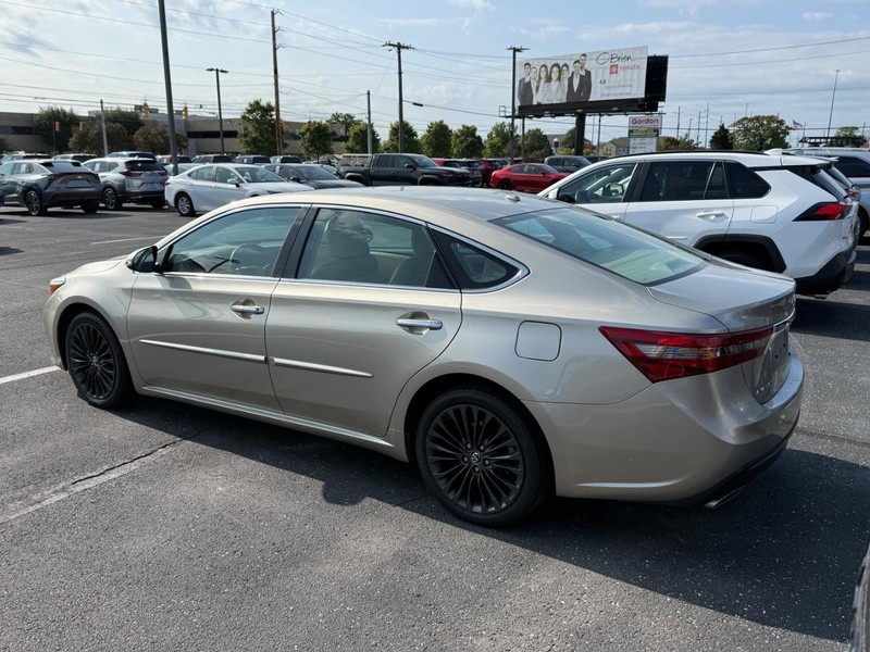 Toyota Avalon Vehicle Image 03