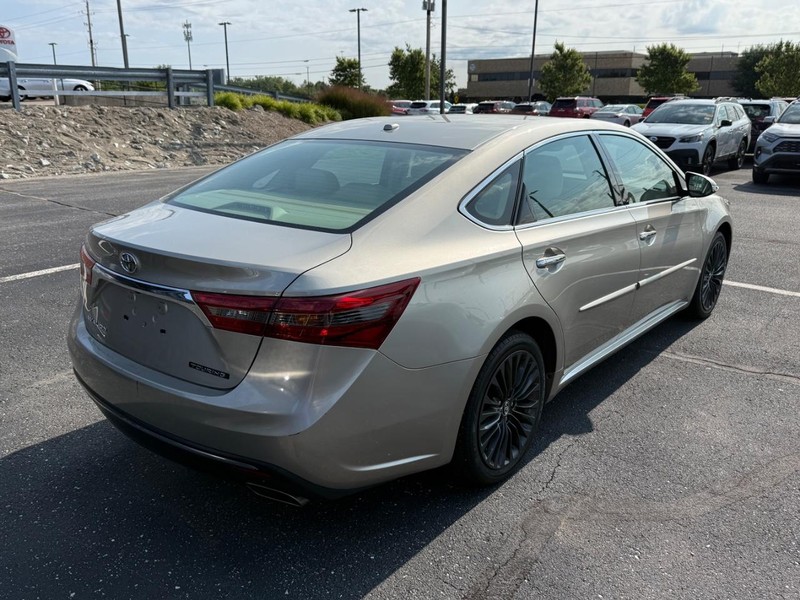 Toyota Avalon Vehicle Image 04