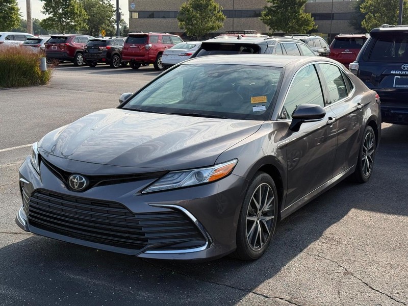 Toyota Camry Vehicle Image 02