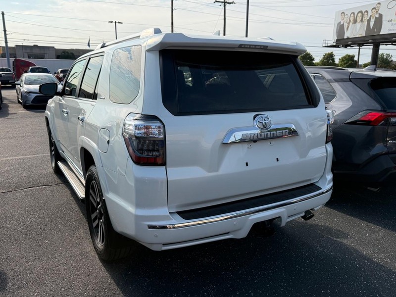Toyota 4Runner Vehicle Image 03