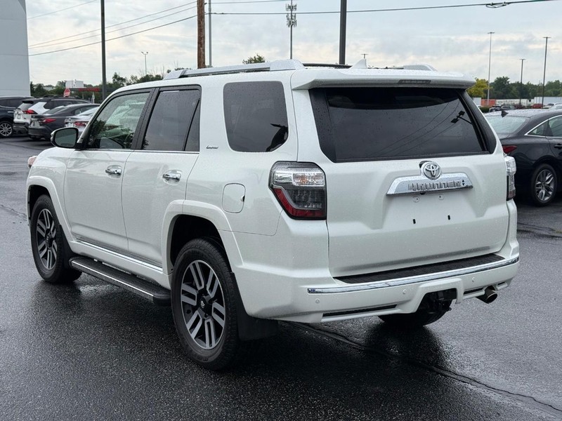 Toyota 4Runner Vehicle Image 05