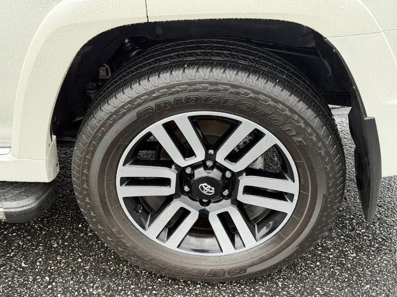 Toyota 4Runner Vehicle Image 06
