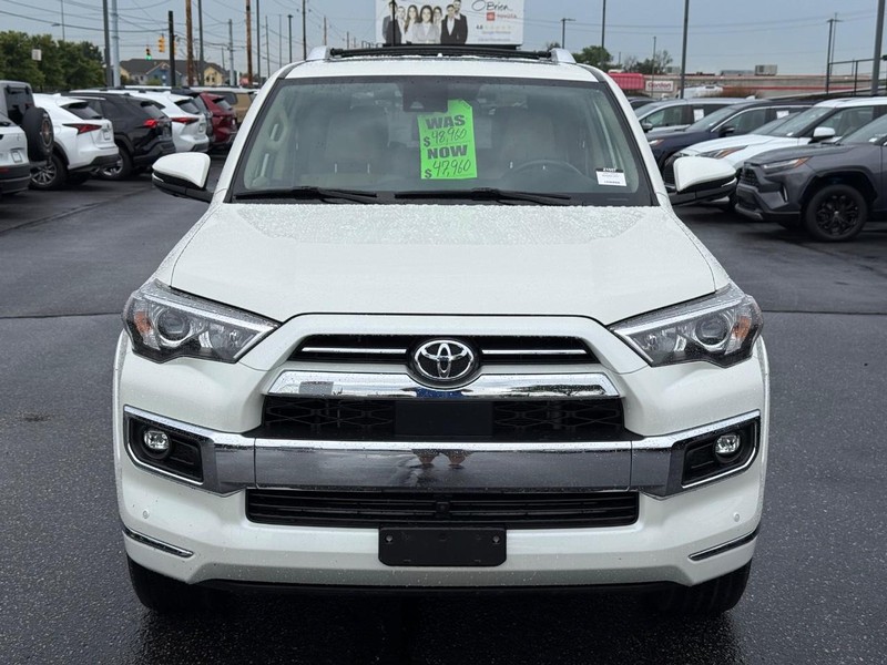 Toyota 4Runner Vehicle Image 09