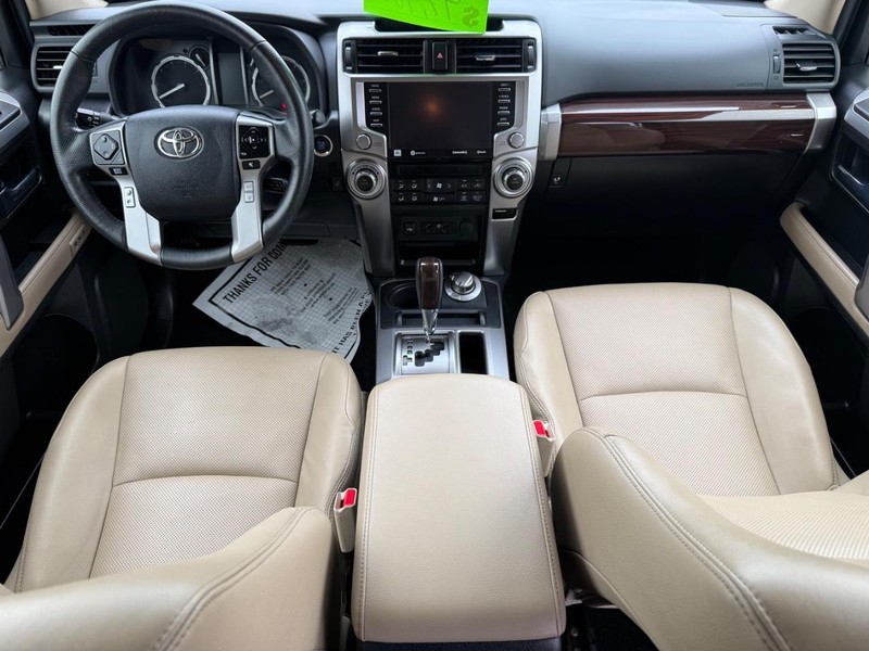 Toyota 4Runner Vehicle Image 12