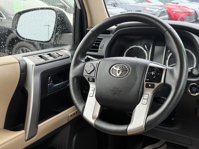 Toyota 4Runner Vehicle Image 13