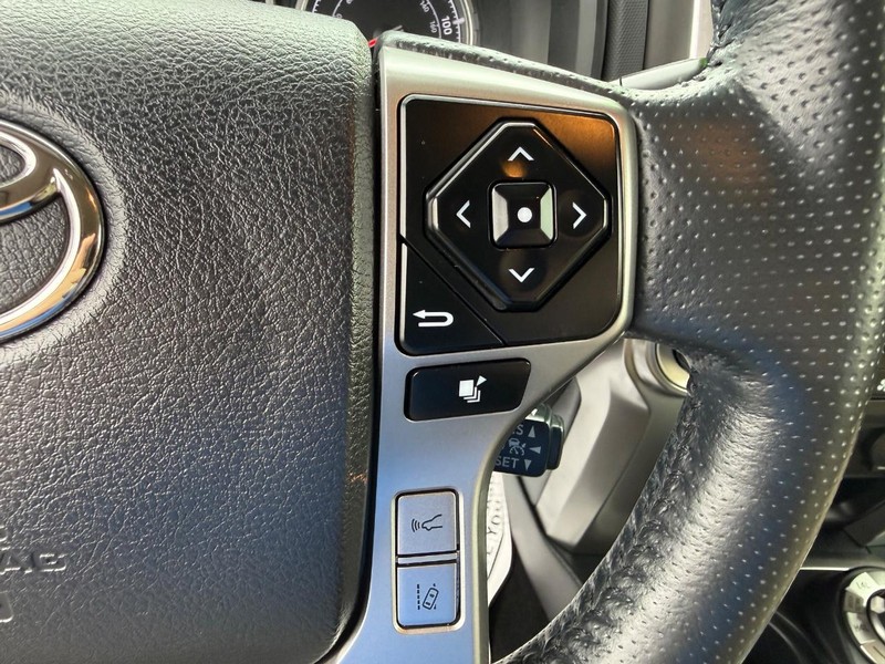 Toyota 4Runner Vehicle Image 15