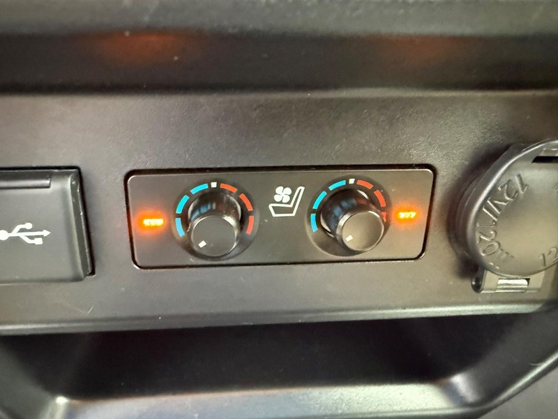 Toyota 4Runner Vehicle Image 17