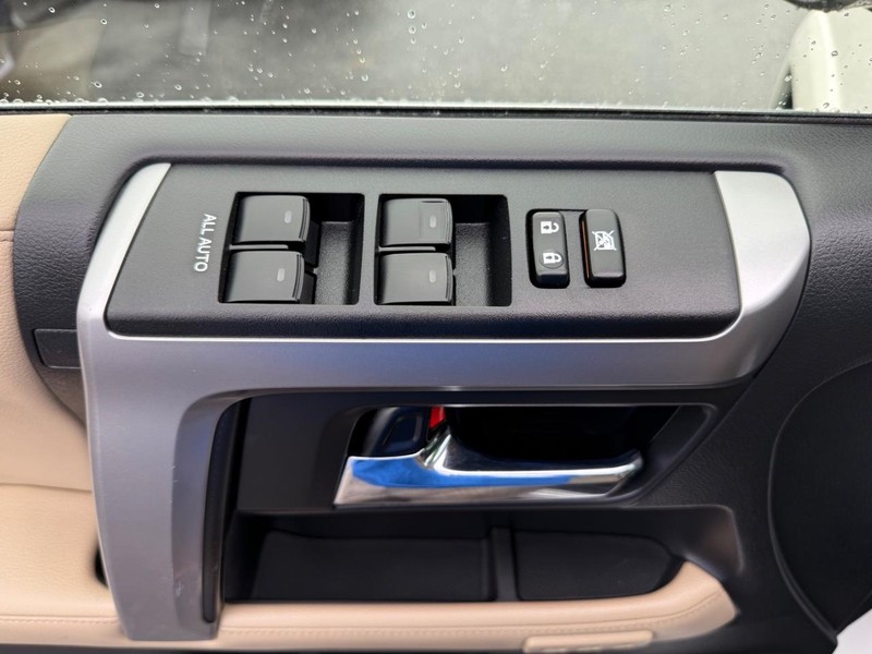 Toyota 4Runner Vehicle Image 25