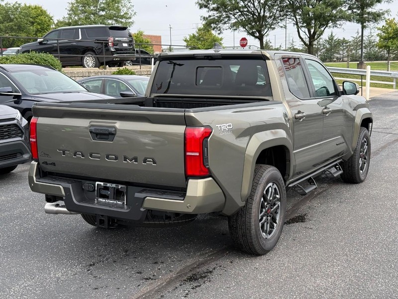 Toyota Tacoma 4WD Vehicle Image 03