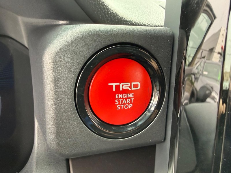 Toyota Tacoma 4WD Vehicle Image 10