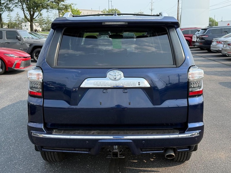 Toyota 4Runner Vehicle Image 04