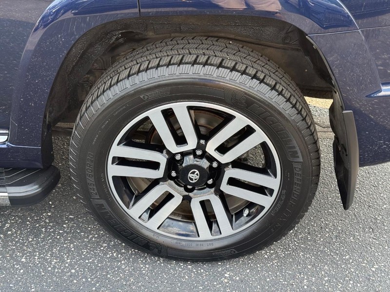 Toyota 4Runner Vehicle Image 06