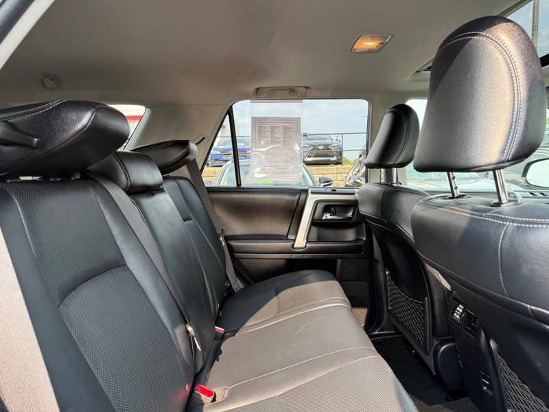 Toyota 4Runner Vehicle Image 10