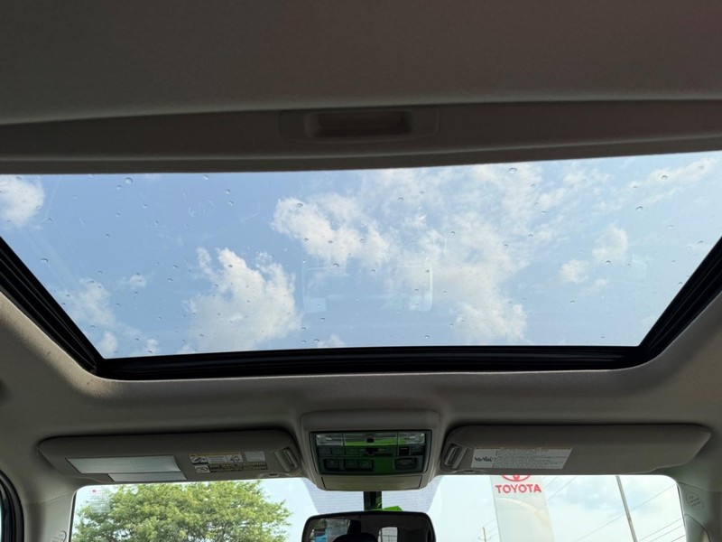 Toyota 4Runner Vehicle Image 11