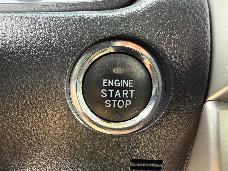Toyota 4Runner Vehicle Image 16