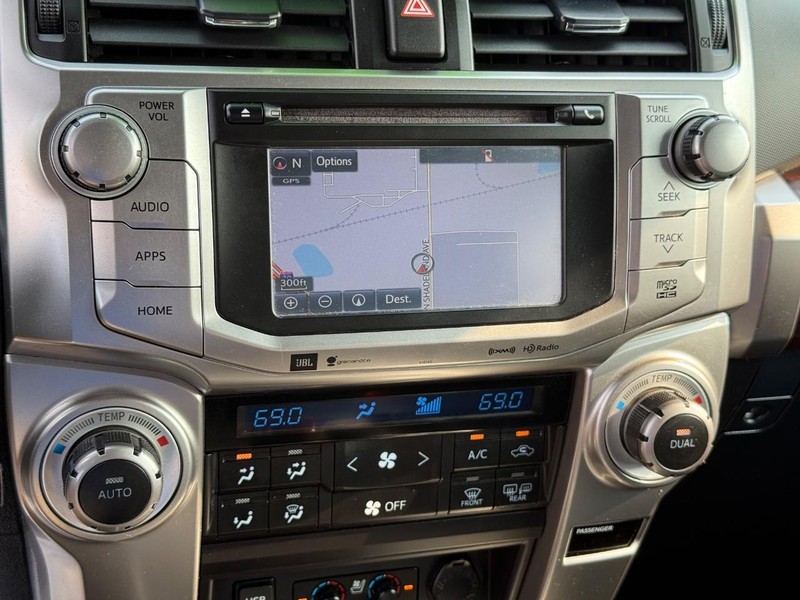 Toyota 4Runner Vehicle Image 18